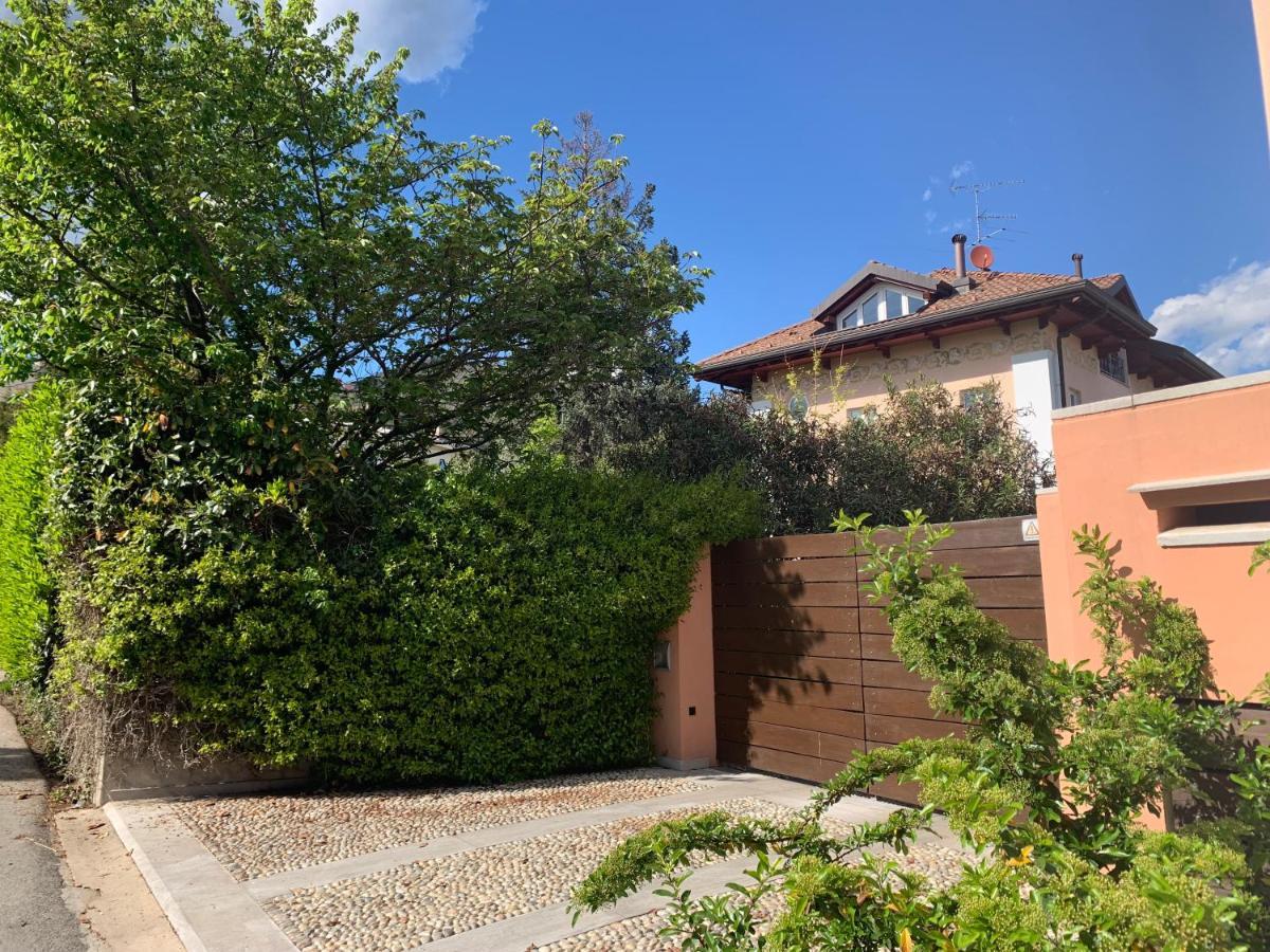 Casabella-Lago Maggiore Lesa Exterior foto